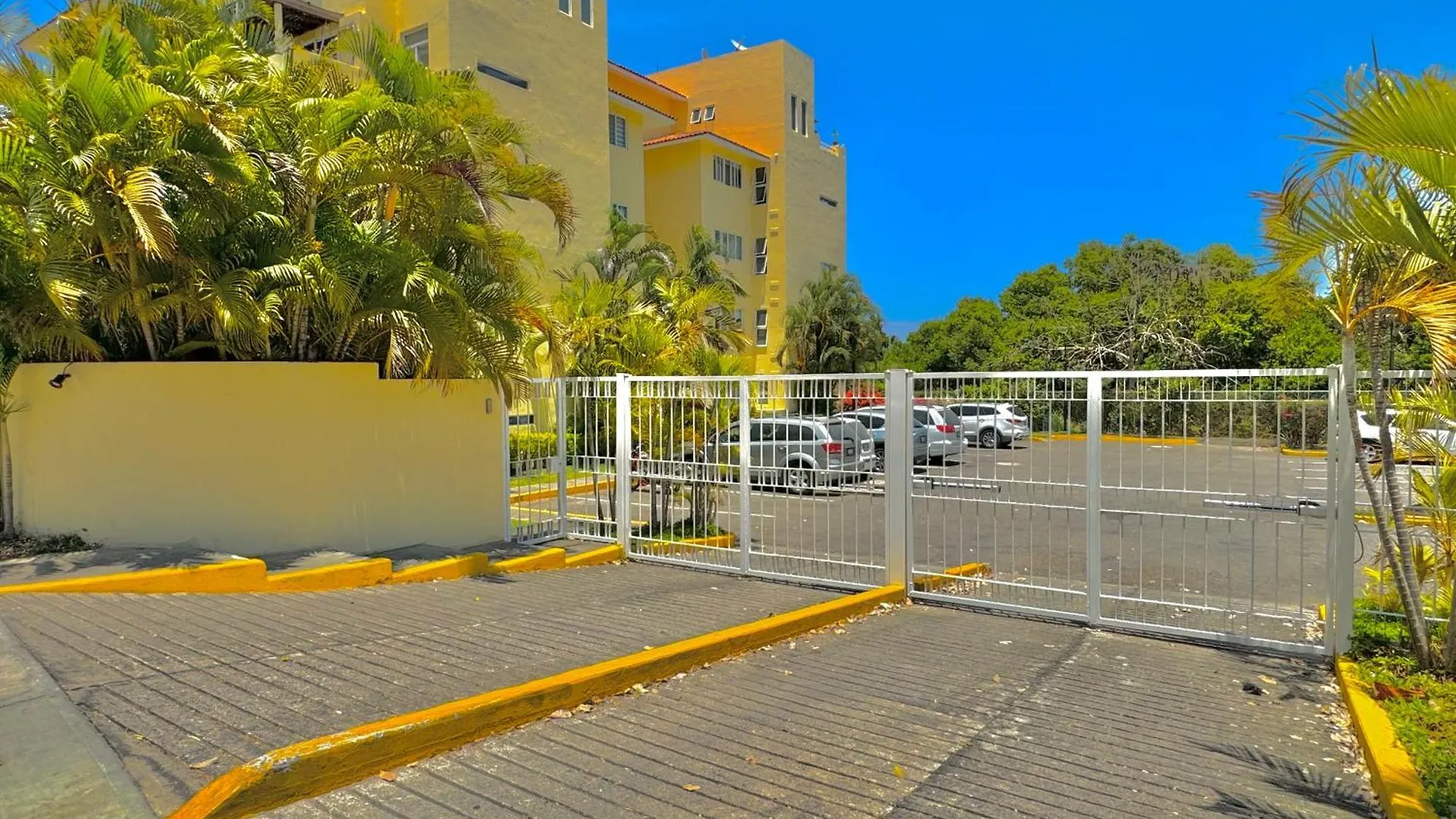 Apartment Santafe B103 Condo Familiar Con Alberca Privada Bucerias Mexico
